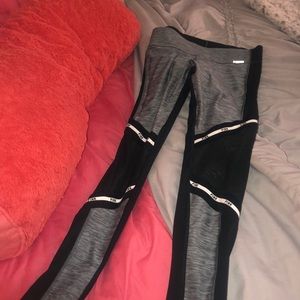 PINK ultimate workout leggings (M)